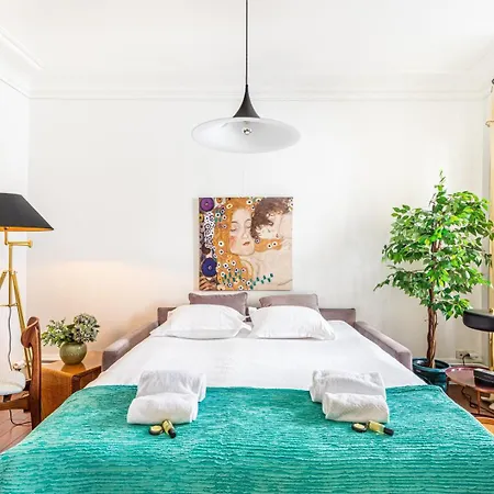 Guestready - Stylish Apt Near Luxembourg Gardens Appartamento Parigi